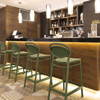 Pub & Bar