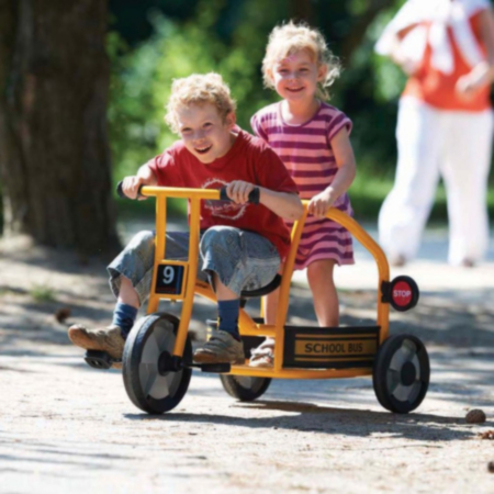 Early Years Outdoor Winther Circleline School Bus